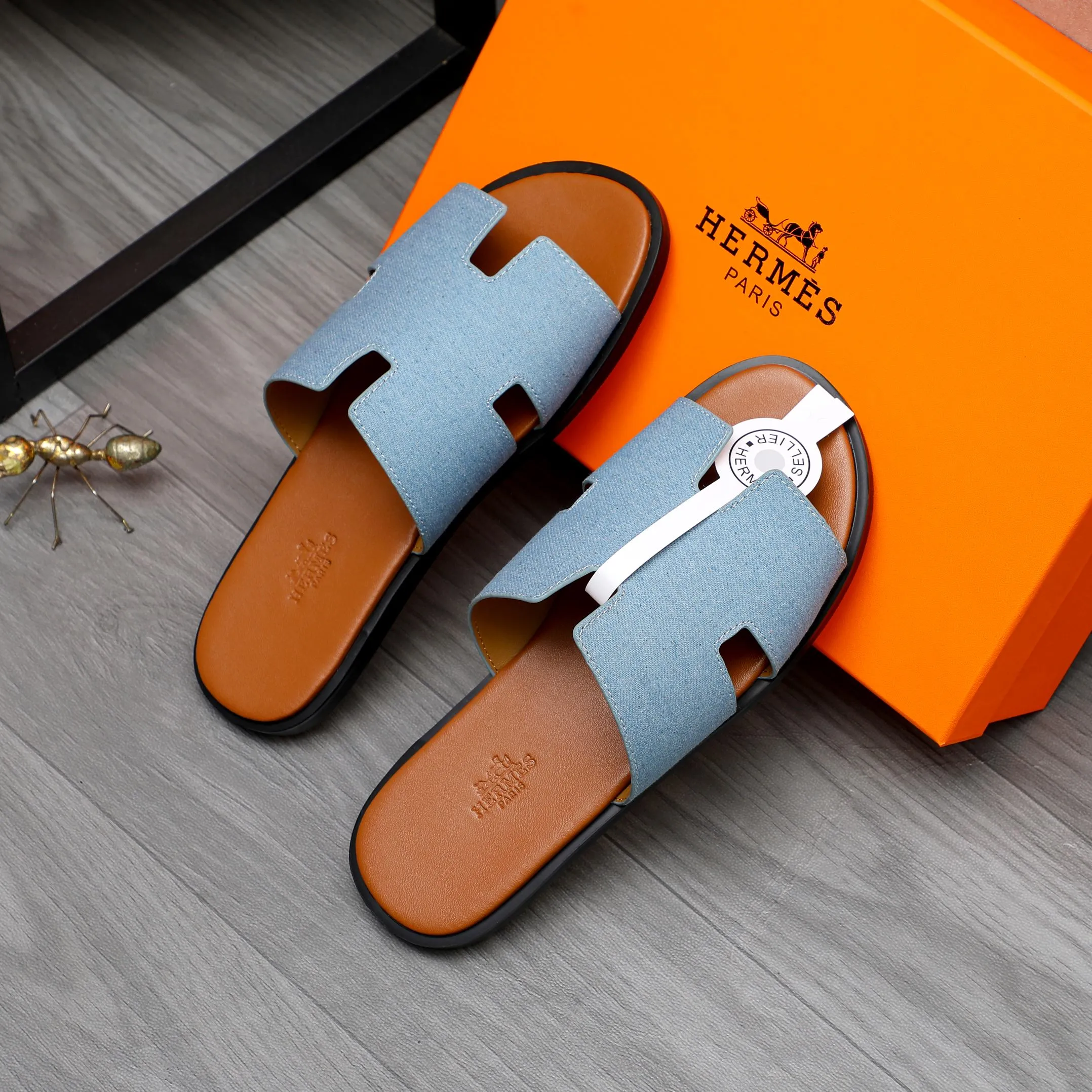 Men's shoes 💰280 Product trademark: Hermes "Hermes" slippers True size: 38-46 Product material: Denim breathable upper, microfiber lining, original outsole